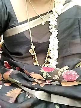 Snapshot of Tamil_Radha chatting on 10/13/25, 11:21 Tamil Radha online show from 10/13/25, 11:21