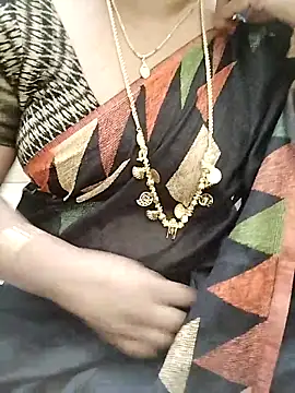 Snapshot of Tamil_Radha chatting on 10/14/25, 02:29 Tamil Radha online show from 10/14/25, 02:29