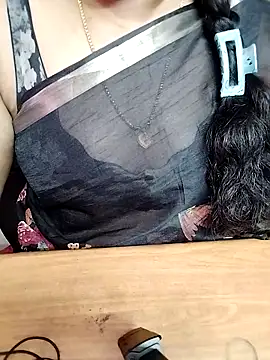 Snapshot of Tamil_Radha chatting on 10/20/25, 08:26 Tamil Radha online show from 10/20/25, 08:26