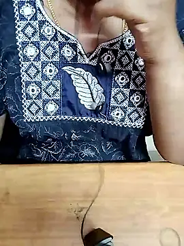 Snapshot of Tamil_Radha chatting on 10/23/25, 06:06 Tamil Radha online show from 10/23/25, 06:06