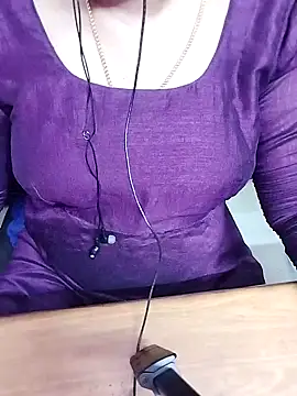 Snapshot of Tamil_Radha chatting on 10/25/25, 01:35 Tamil Radha online show from 10/25/25, 01:35