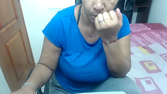 Snapshot of Siblleyx chatting on 01/22/25, 04:02 Siblleyx online show from 01/22/25, 04:02