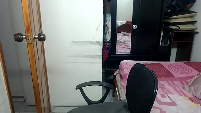 Snapshot of Siblleyx chatting on 01/28/25, 07:53 Siblleyx online show from 01/28/25, 07:53