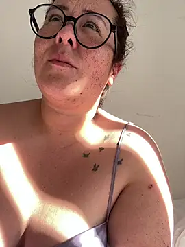 Snapshot of SweetRomina chatting on 03/03/26, 03:29 SweetRomina online show from 03/03/26, 03:29