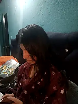 Snapshot of Ariell_Kieran chatting on 10/25/25, 07:38 Ariell Kieran online show from 10/25/25, 07:38