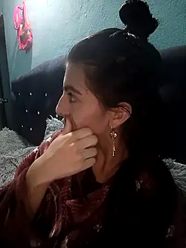 Snapshot of Ariell_Kieran chatting on 11/06/25, 02:34 Ariell Kieran online show from 11/06/25, 02:34