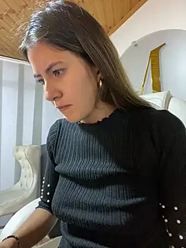 Snapshot of Andrea18_blonde chatting on 03/17/25, 10:49 Andrea18 blonde online show from 03/17/25, 10:49
