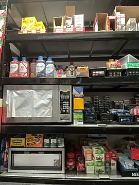 Snapshot of Andrea18_blonde chatting on 12/19/25, 09:00 Andrea18 blonde online show from 12/19/25, 09:00