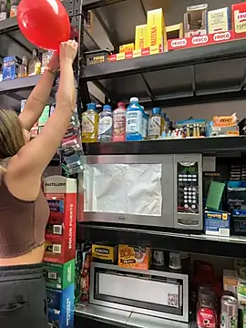 Snapshot of Andrea18_blonde chatting on 02/11/26, 03:39 Andrea18 blonde online show from 02/11/26, 03:39