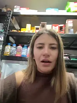 Snapshot of Andrea18_blonde chatting on 02/17/26, 12:01 Andrea18 blonde online show from 02/17/26, 12:01