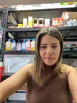 Snapshot of Andrea18_blonde chatting on 02/25/26, 01:43 Andrea18 blonde online show from 02/25/26, 01:43