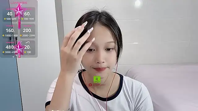 xunian71O online show from 02/18/25, 06:37