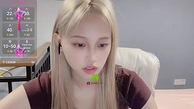 xunian71O online show from 09/24/25, 11:13