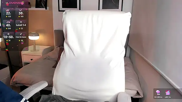 Gigi Strawberry online show from 11/15/25, 05:16