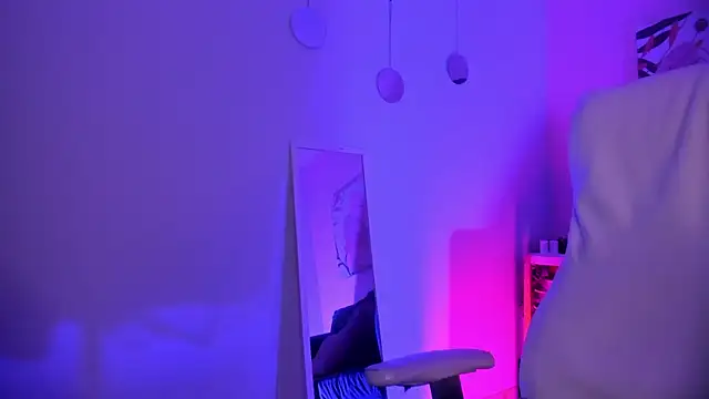 Gigi Strawberry online show from 02/08/26, 12:58