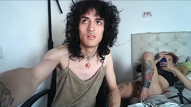 Snapshot of Penygirl chatting on 12/16/25, 01:32 Penygirl online show from 12/16/25, 01:32