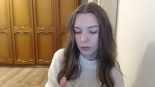 Snapshot of aurora_lust chatting on 12/17/25, 06:30 aurora lust online show from 12/17/25, 06:30