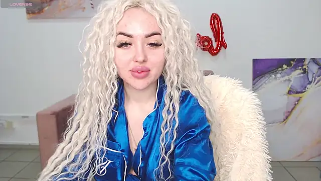 Snapshot of MissisCaty chatting on 02/15/25, 07:50 MissisCaty online show from 02/15/25, 07:50