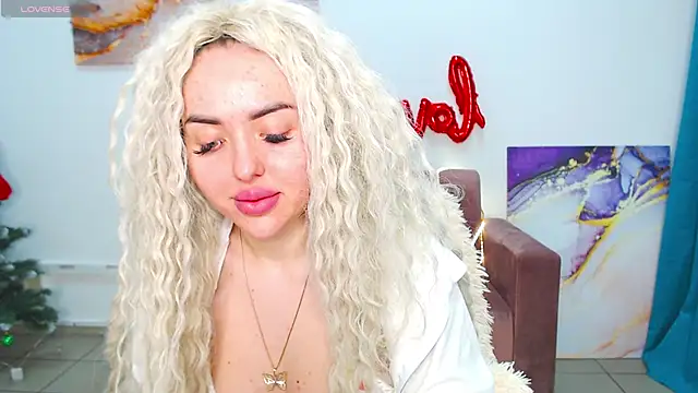 Snapshot of MissisCaty chatting on 02/24/25, 01:24 MissisCaty online show from 02/24/25, 01:24