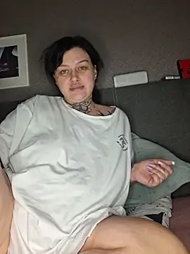 CannabisQueenn online show from 04/12/26, 09:20