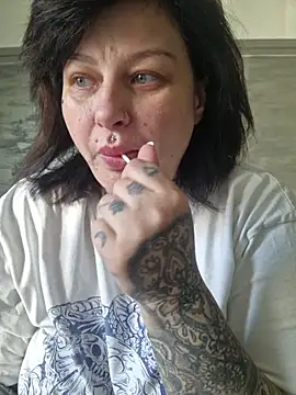 CannabisQueenn online show from 04/28/26, 07:02