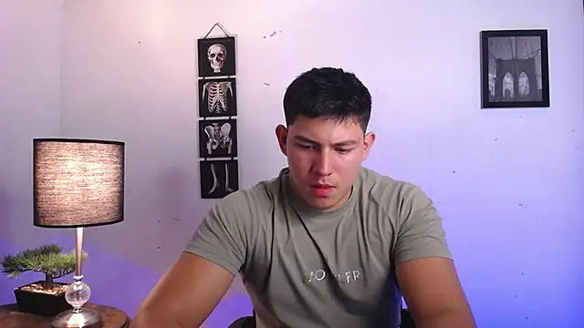 JamesCr  online show from 11/05/25, 12:43