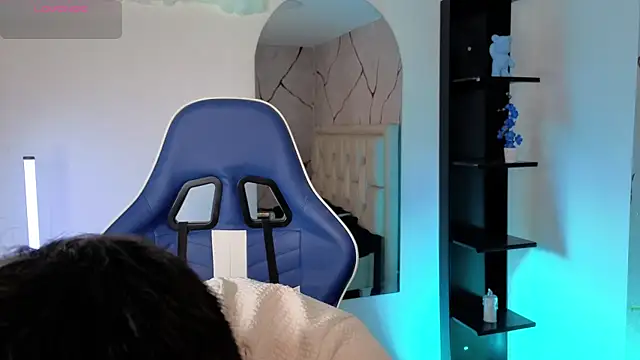 JamesCr  online show from 06/03/26, 02:33