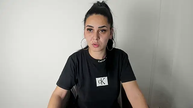 NicoleKatee online show from 11/04/25, 02:49