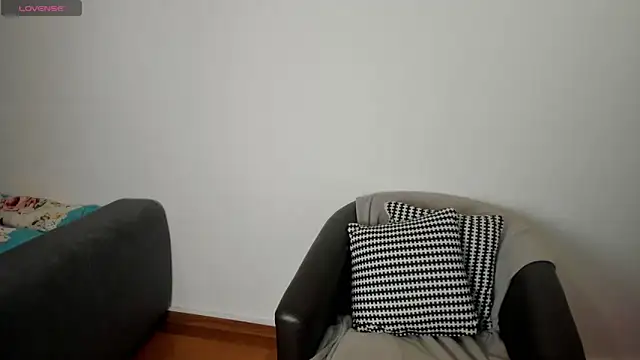 NicoleKatee online show from 11/26/25, 02:29