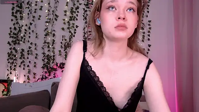 Snapshot of Kellybbface chatting on 10/03/25, 03:58 Kellybbface online show from 10/03/25, 03:58