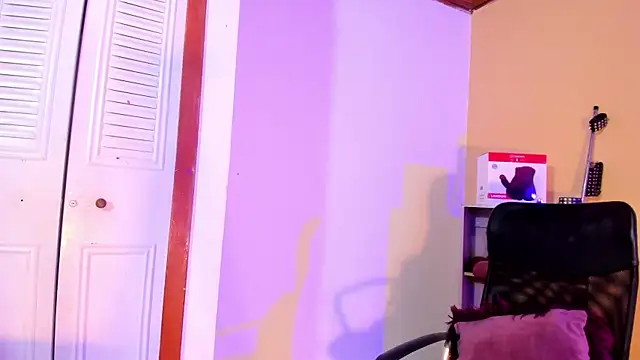 Snapshot of Violetta_0 chatting on 01/17/26, 01:38 Violetta 0 online show from 01/17/26, 01:38