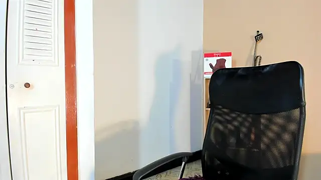 Snapshot of Violetta_0 chatting on 02/05/26, 02:00 Violetta 0 online show from 02/05/26, 02:00