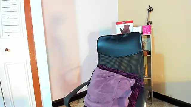 Snapshot of Violetta_0 chatting on 02/12/26, 02:12 Violetta 0 online show from 02/12/26, 02:12