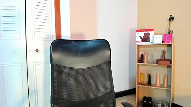 Snapshot of Violetta_0 chatting on 02/13/26, 02:02 Violetta 0 online show from 02/13/26, 02:02