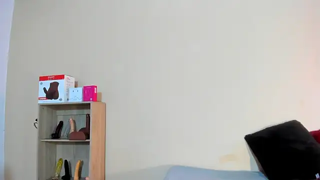 Snapshot of Violetta_0 chatting on 02/26/26, 01:10 Violetta 0 online show from 02/26/26, 01:10