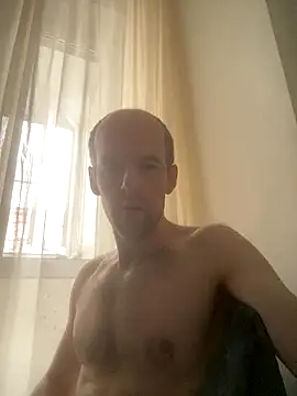 LynnAhNight online show from 09/28/25, 04:40