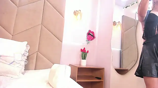 Snapshot of AzunaStar chatting on 09/24/25, 09:18 AzunaStar online show from 09/24/25, 09:18