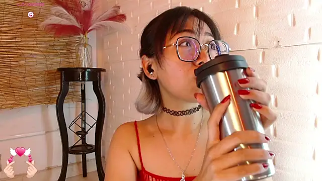 Snapshot of Luna_7_777 chatting on 02/25/26, 05:28 Luna 7 777 online show from 02/25/26, 05:28