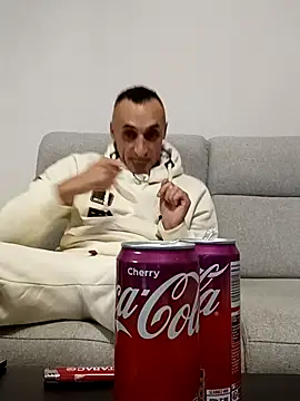 Snapshot of ANGELSANTAMARIA- chatting on 10/02/25, 10:06 ANGELSANTAMARIA- online show from 10/02/25, 10:06