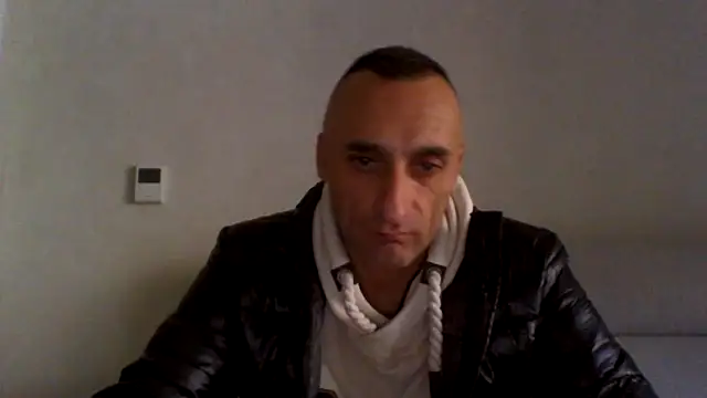 Snapshot of ANGELSANTAMARIA- chatting on 10/21/25, 09:10 ANGELSANTAMARIA- online show from 10/21/25, 09:10