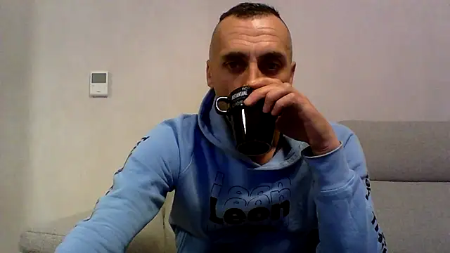 Snapshot of ANGELSANTAMARIA- chatting on 11/09/25, 11:25 ANGELSANTAMARIA- online show from 11/09/25, 11:25