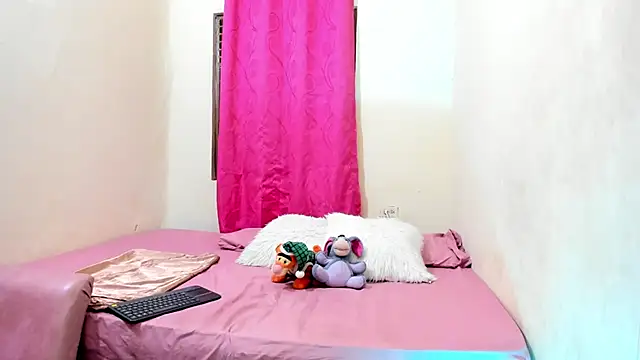 Snapshot of Paloma_24_ chatting on 02/07/25, 01:53 Paloma 24 online show from 02/07/25, 01:53