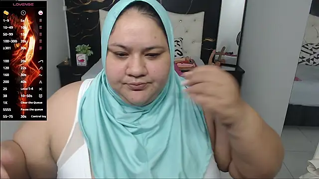 Snapshot of Aaliyah11 chatting on 02/05/25, 12:49 Aaliyah11 online show from 02/05/25, 12:49