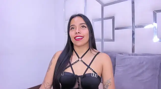 Snapshot of ZoeWan69 chatting on 02/11/25, 10:59 ZoeWan69 online show from 02/11/25, 10:59