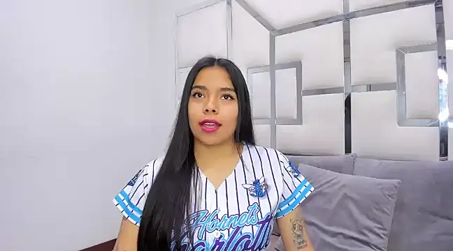 Snapshot of ZoeWan69 chatting on 02/20/25, 11:42 ZoeWan69 online show from 02/20/25, 11:42