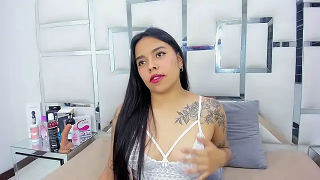 Snapshot of ZoeWan69 chatting on 02/28/25, 06:52 ZoeWan69 online show from 02/28/25, 06:52