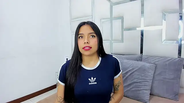 Snapshot of ZoeWan69 chatting on 03/07/25, 10:45 ZoeWan69 online show from 03/07/25, 10:45