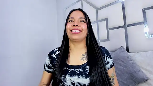 Snapshot of ZoeWan69 chatting on 09/30/25, 01:16 ZoeWan69 online show from 09/30/25, 01:16