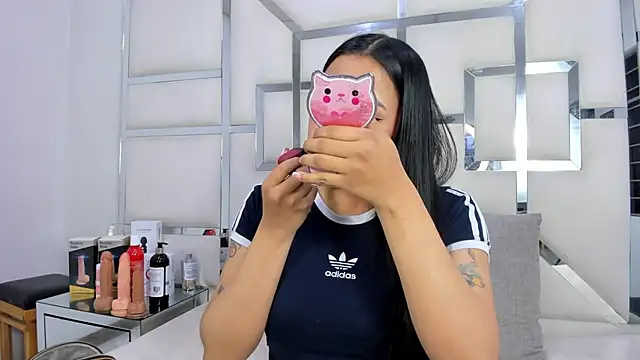 Snapshot of ZoeWan69 chatting on 11/11/25, 11:32 ZoeWan69 online show from 11/11/25, 11:32