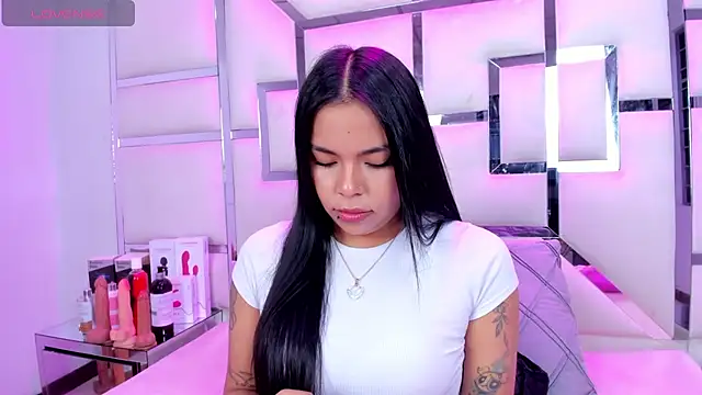 ZoeWan69 online show from 03/06/26, 12:45